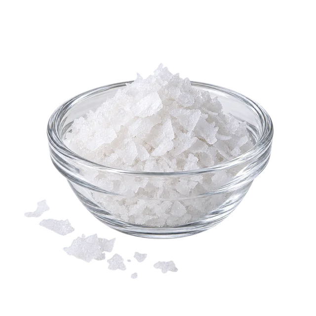 Illustration d’un bol transparent de fleur de sel en fins flocons blancs